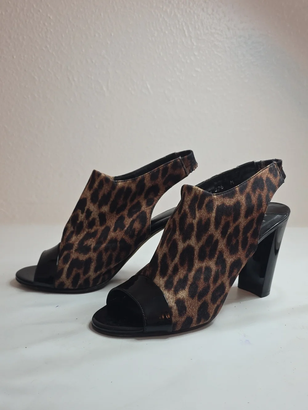 DONALD PLINER MINK LEOPARD OPEN TOE SLINGBACK HEELS CUTE LADIES 8 GUC